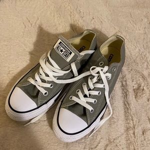 Size 8 women Convers All Stars olive color